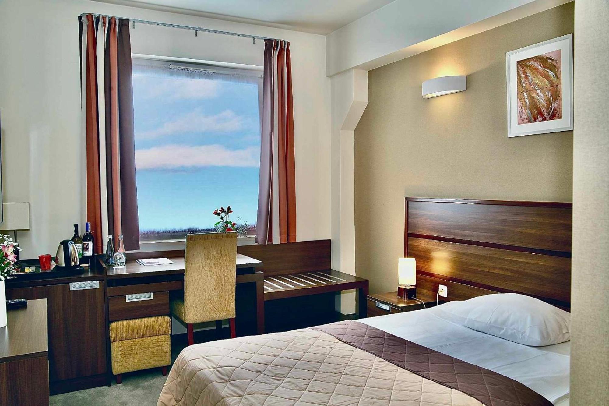 Hotel Teczowy Mlyn Kielce Dış mekan fotoğraf