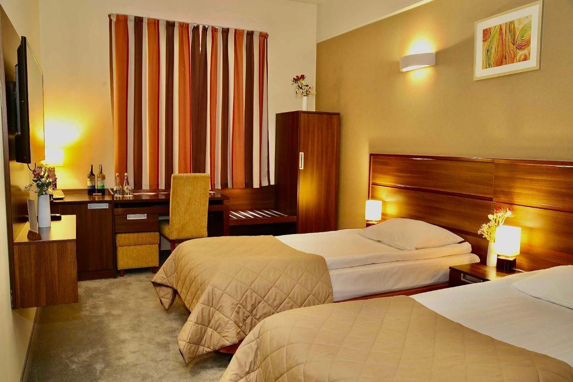 Hotel Teczowy Mlyn Kielce Dış mekan fotoğraf
